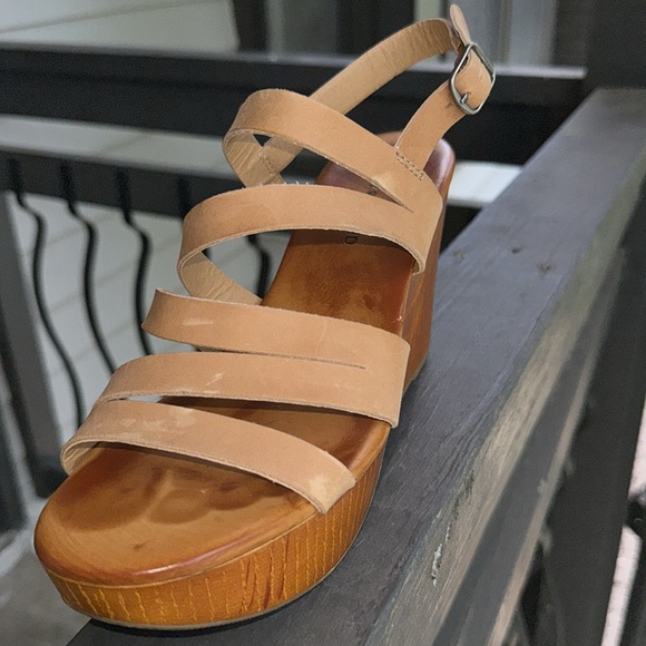 Lucky Brand - Picture 4 of 9